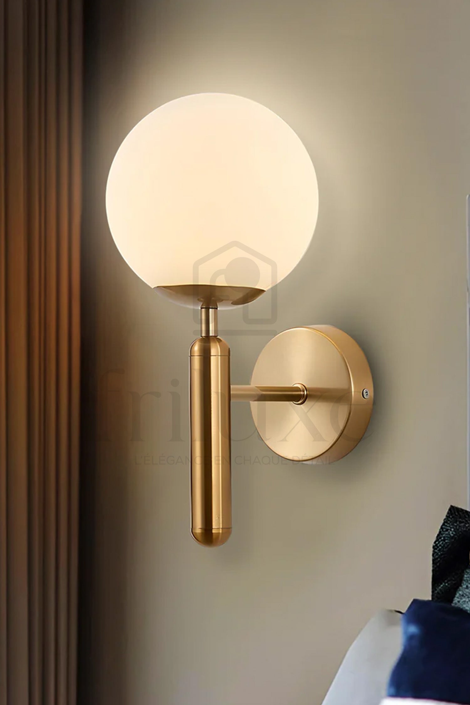 Applique Murale Globe Orbite Dorée Luminaire Chic et Intemporel