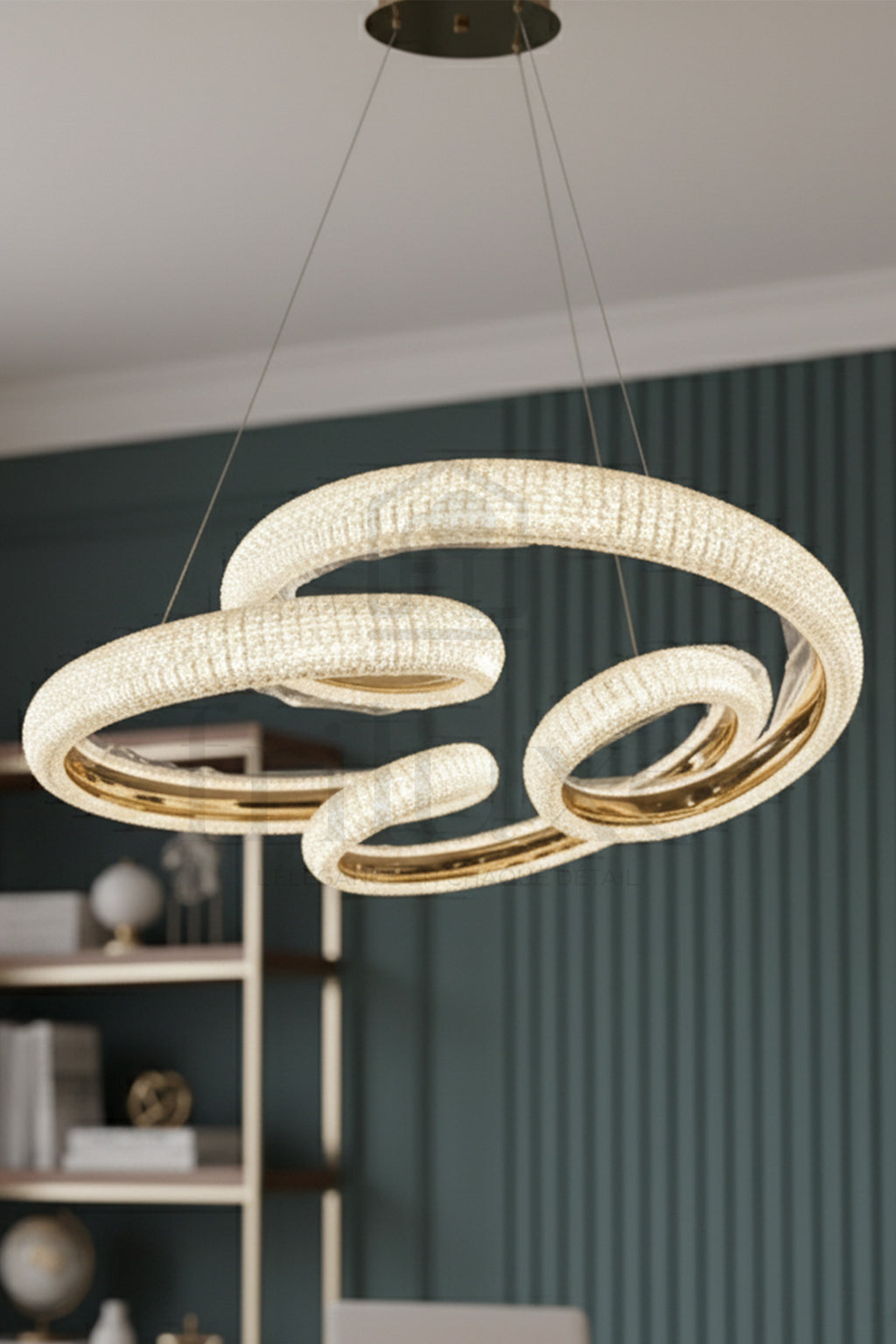 Suspension LED Serpentine Moderne Dorée avec Télécommande
